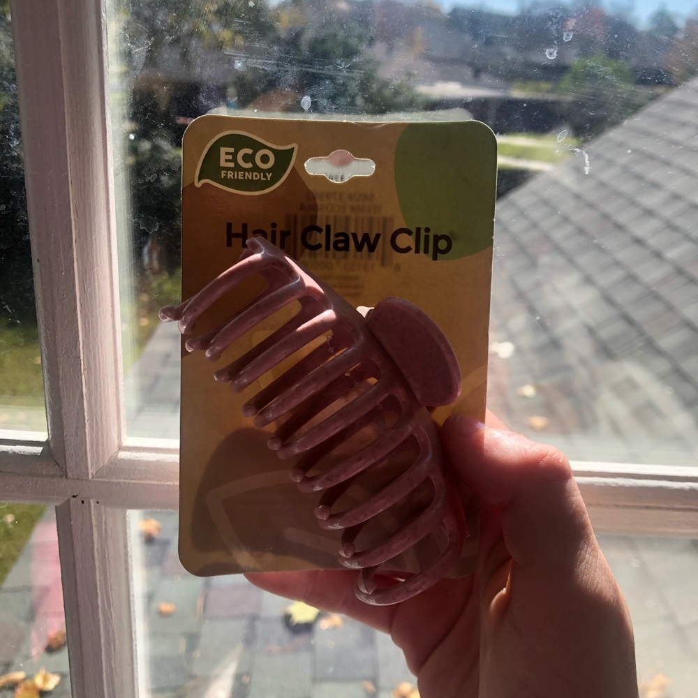 ‼️SALE‼️ Pink claw clip brand new with tags